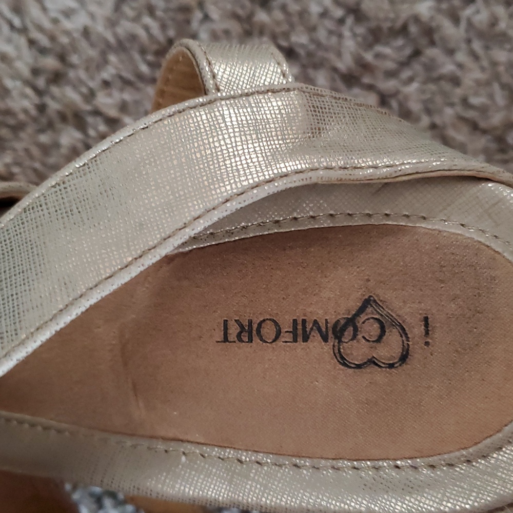 Metallic Wedge Sandals - Picture 8 of 8